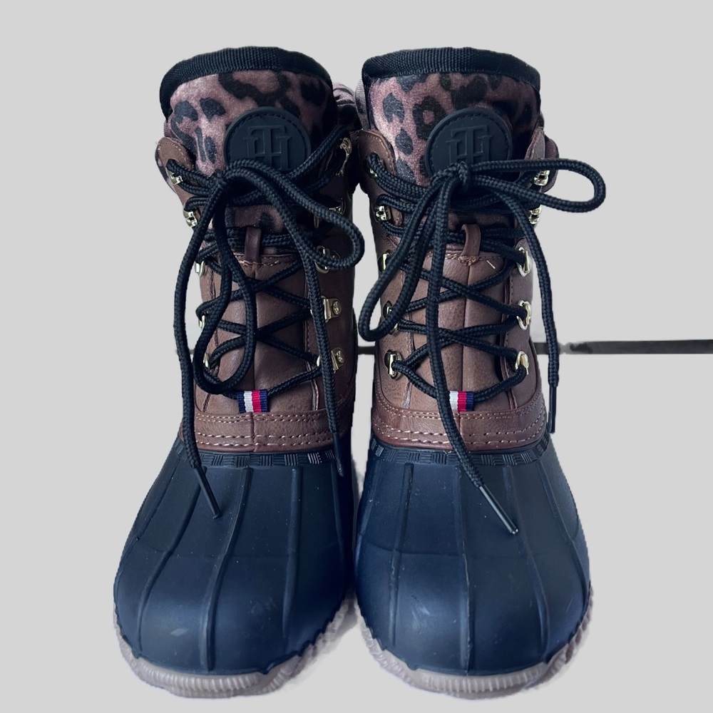 Tommy Hilfiger Trendy Brn/Blk “Muddy” Rubber Boots Leopard Print Lining Size 7 View 2